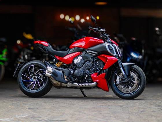 DUCATI DIAVEL V4 